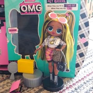 In excellent condition L.O.L. O.M.G. ALT GRRRL